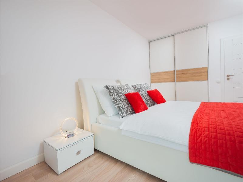 Apartamenty Design Centrum-Garbary Street พอซนาน ภายนอก รูปภาพ