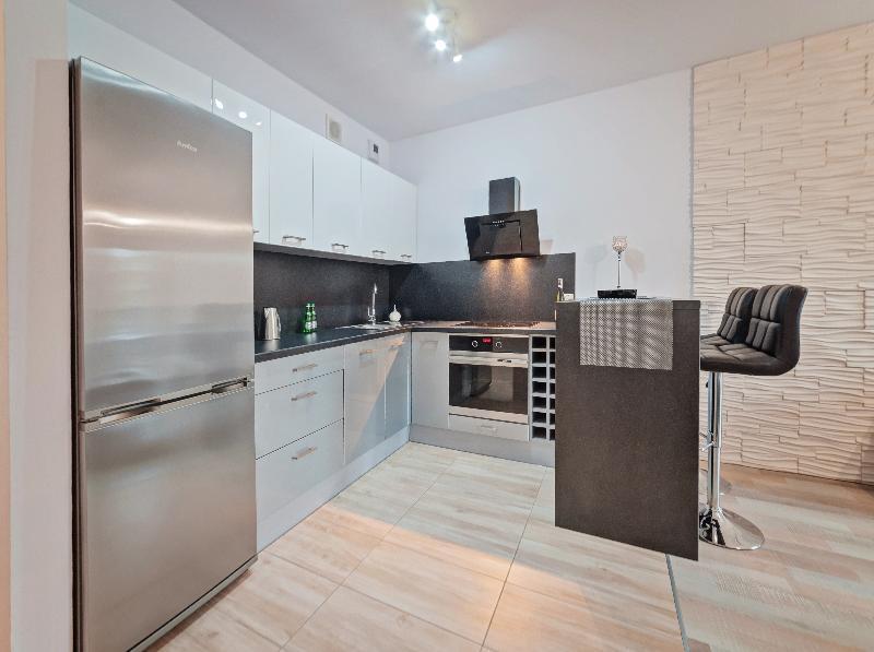 Apartamenty Design Centrum-Garbary Street พอซนาน ภายนอก รูปภาพ
