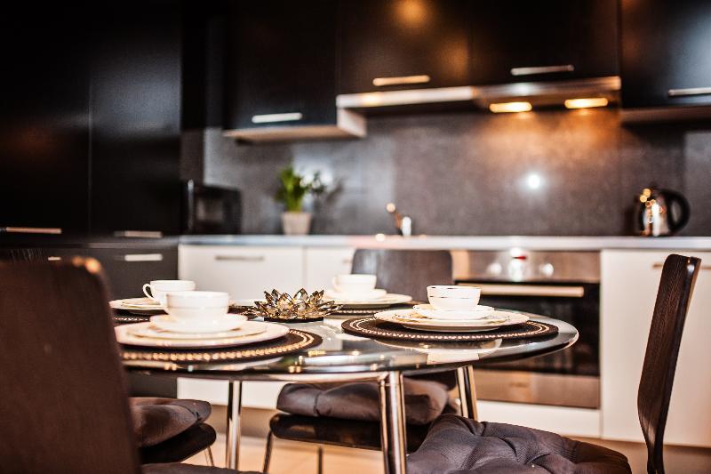 Apartamenty Design Centrum-Garbary Street พอซนาน ภายนอก รูปภาพ